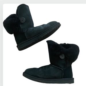 Women’s UGG Black Bailey Button Boots 7